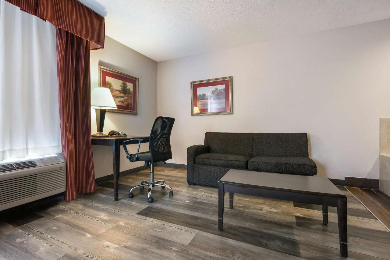 Surestay Plus Hotel Tarboro Exterior foto