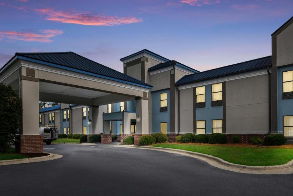 Surestay Plus Hotel Tarboro Exterior foto